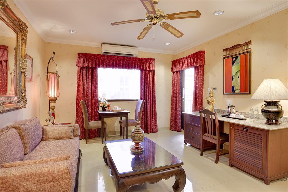 The Ambiance Hotel Pattaya Exteriör bild