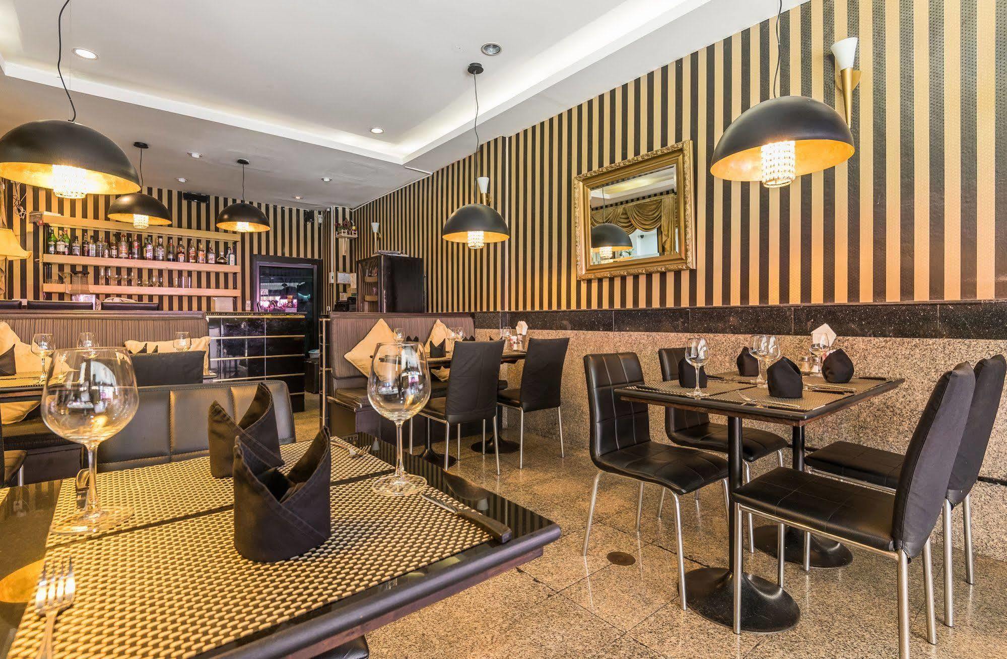 The Ambiance Hotel Pattaya Exteriör bild